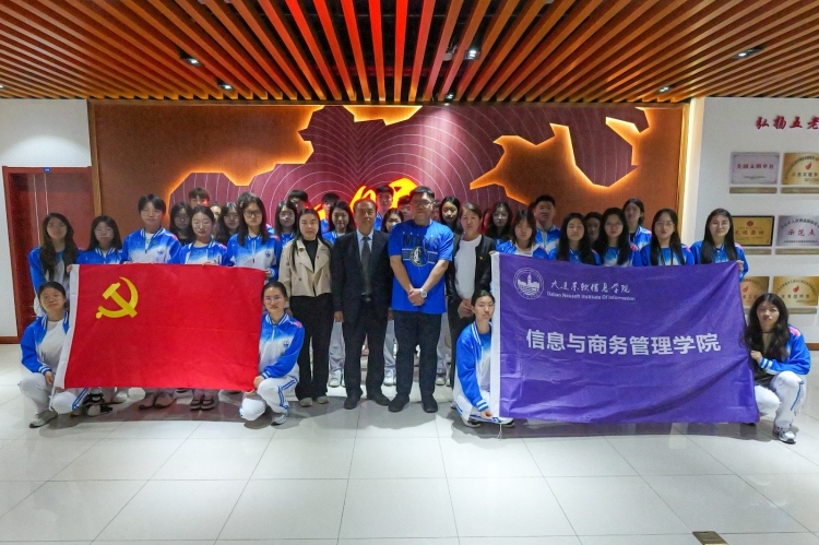 五月二十八日党课活动照片-5.jpg